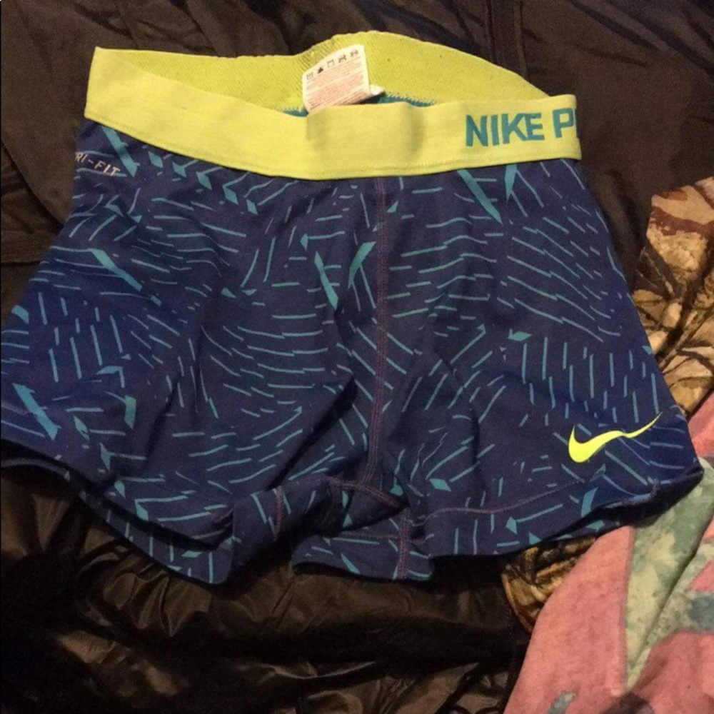 Women’s small Nike shorts